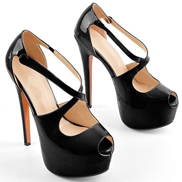 Black Pumps - Picture 3 of 14